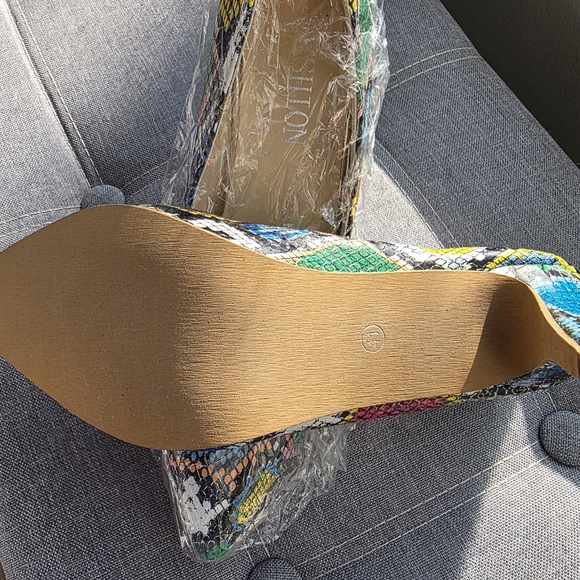 Multicolor Pointed Toe Heels - Picture 6 of 11